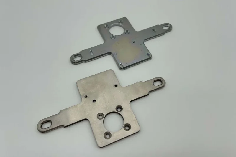 Comparison of SUS304 stainless steel and Q235 zinc plated stamped metal components